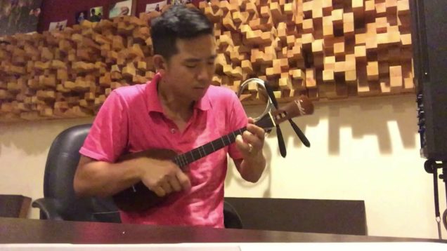 Clip of Jake Shimabukuroʻs Sanlele song from da play UchinaAloha.